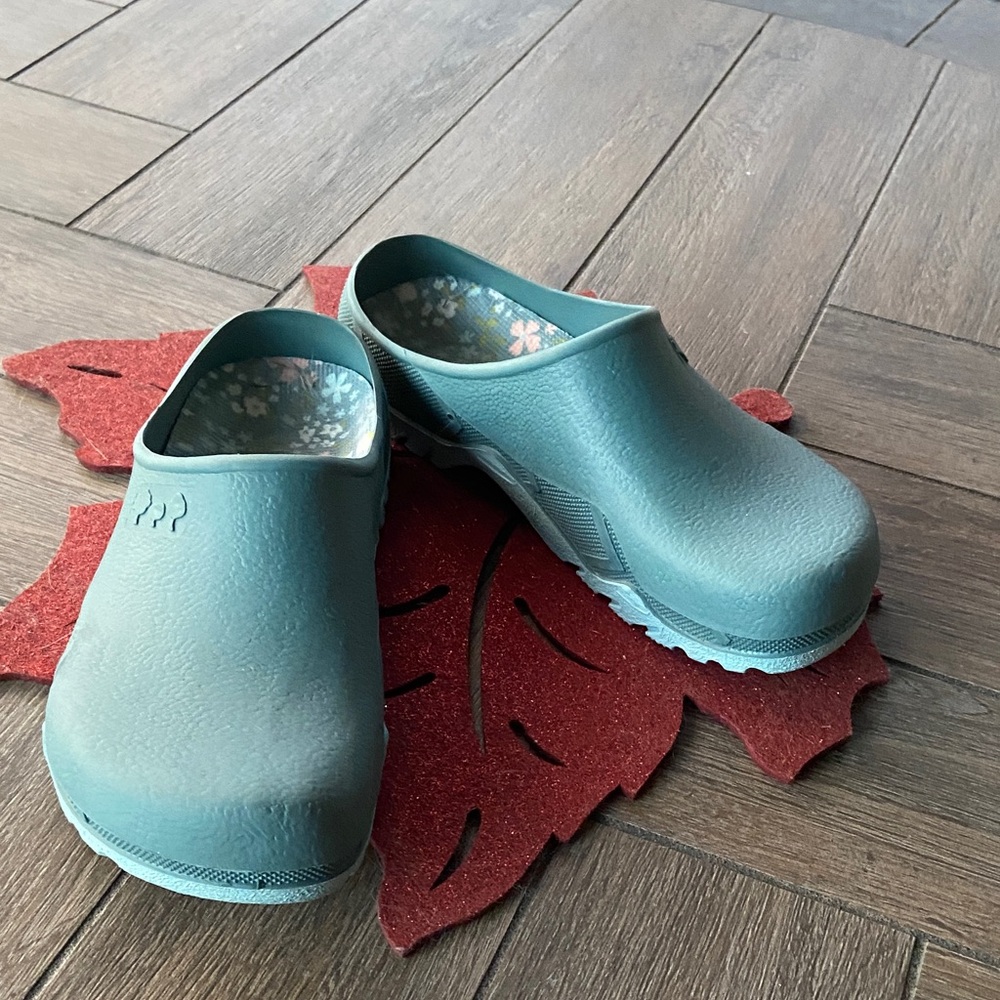 Unisex Teal Slip-On Shoes